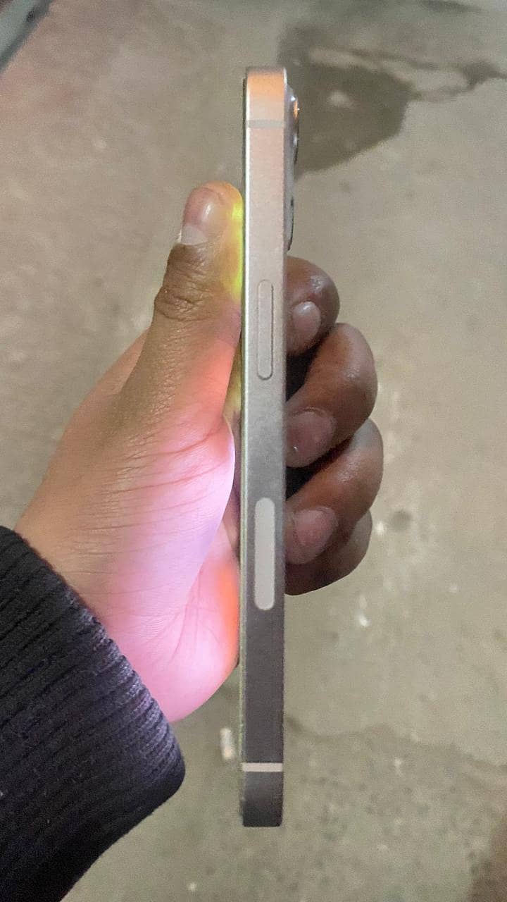 Apple iPhone 13 3