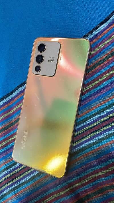 Vivo V23 5G Sunshine Gold – 10/10 Condition with Box