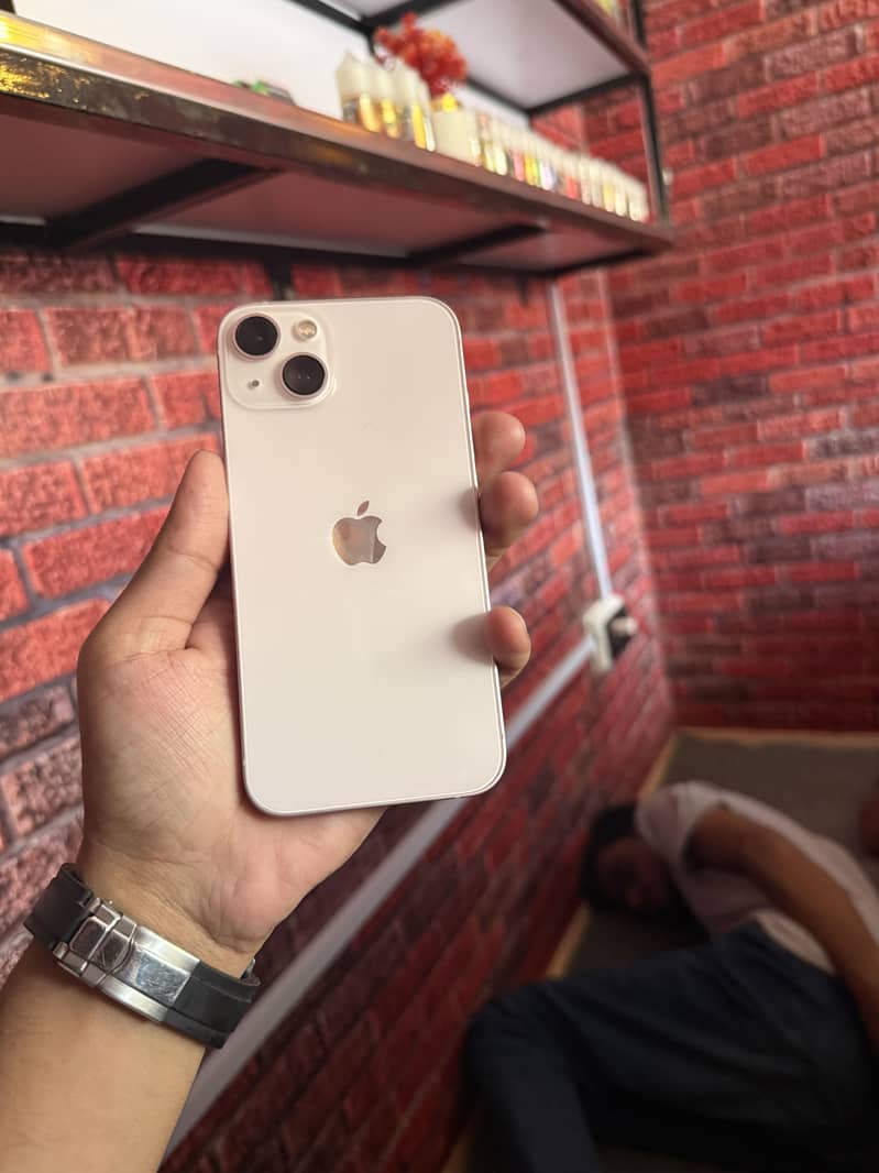 Apple iPhone 13 0