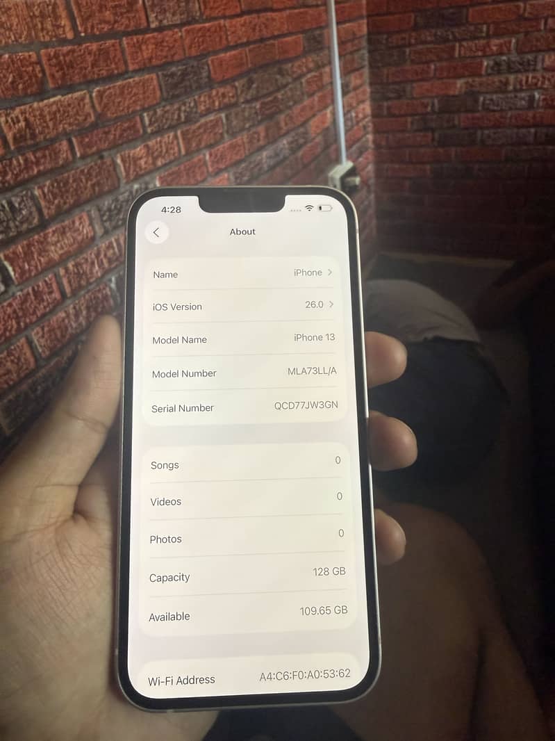 Apple iPhone 13 7