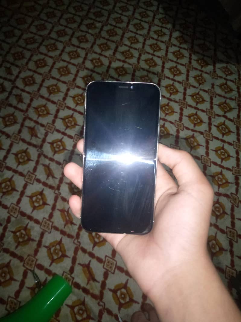 Apple iPhone X 4