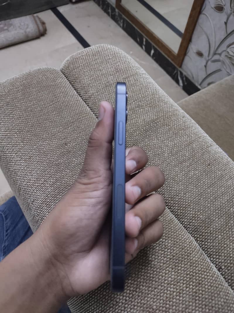 Apple iPhone 12 3