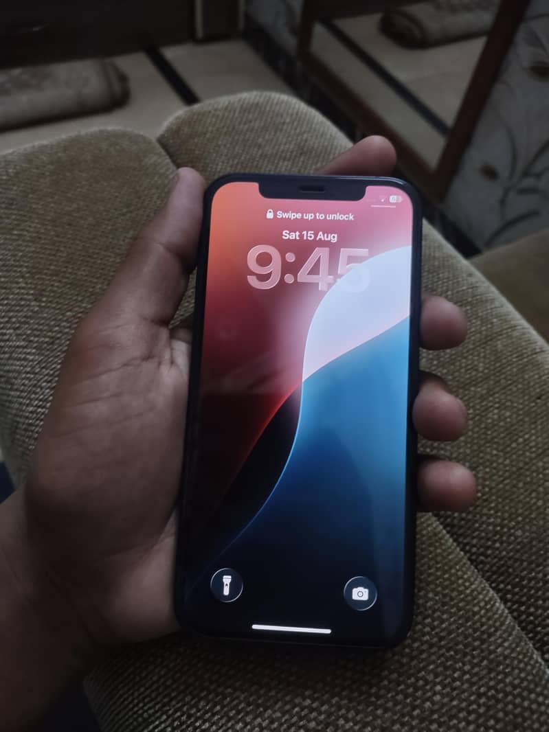 Apple iPhone 12 4