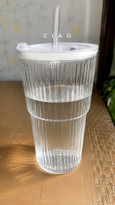 glass with straw