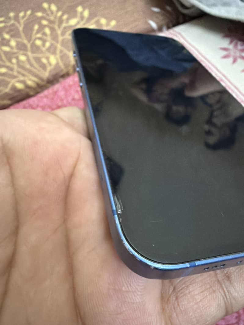 Apple iPhone 13 2