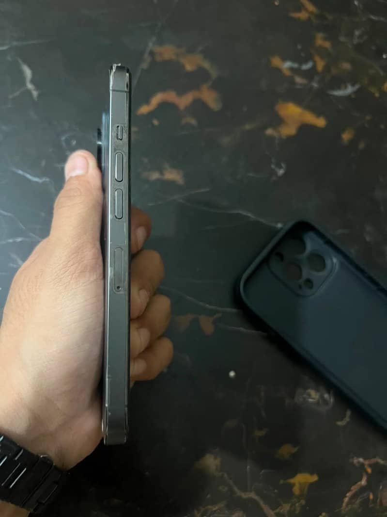 Apple iPhone 13 Pro 2