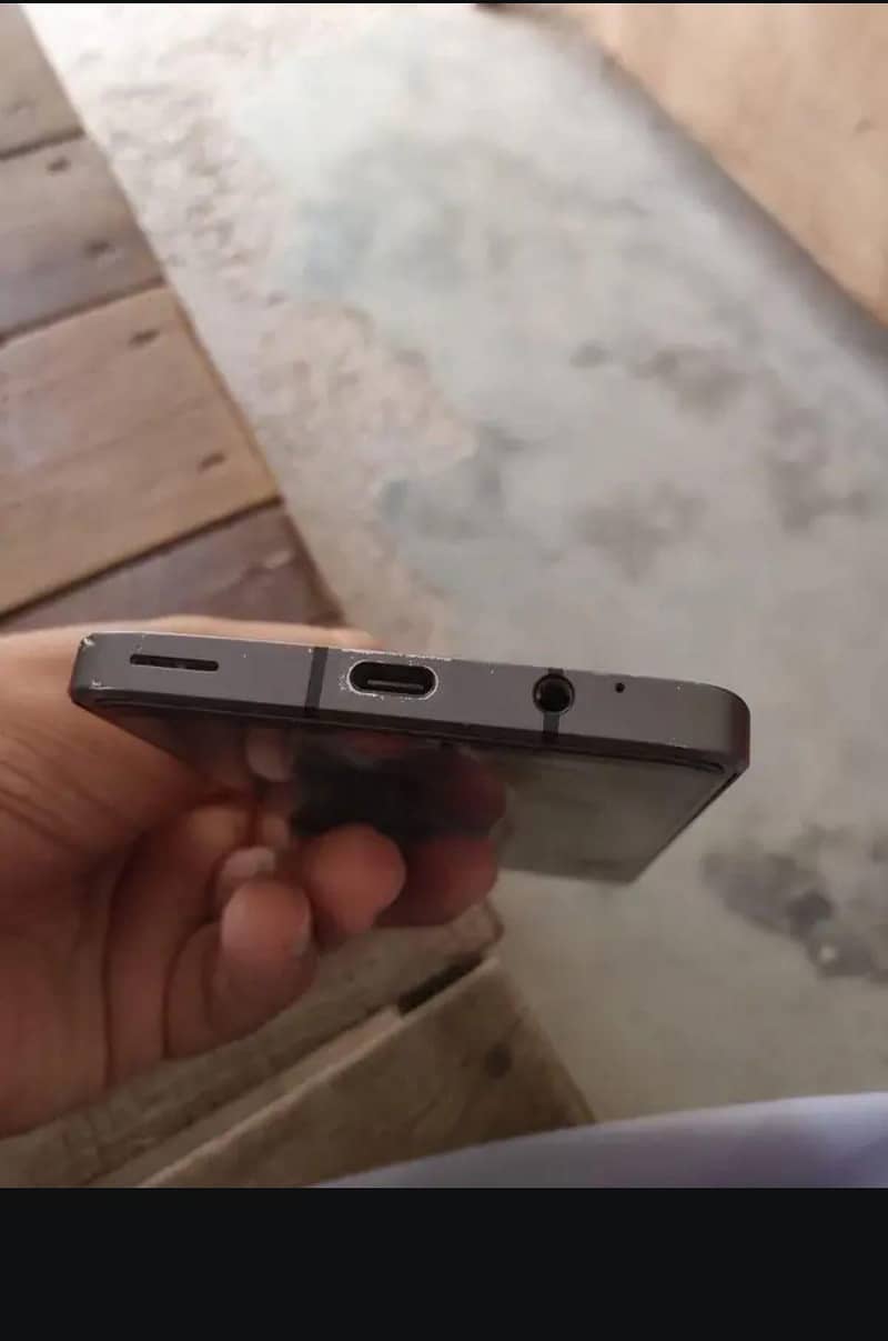 Sharp Aquos Sense7 plus 2
