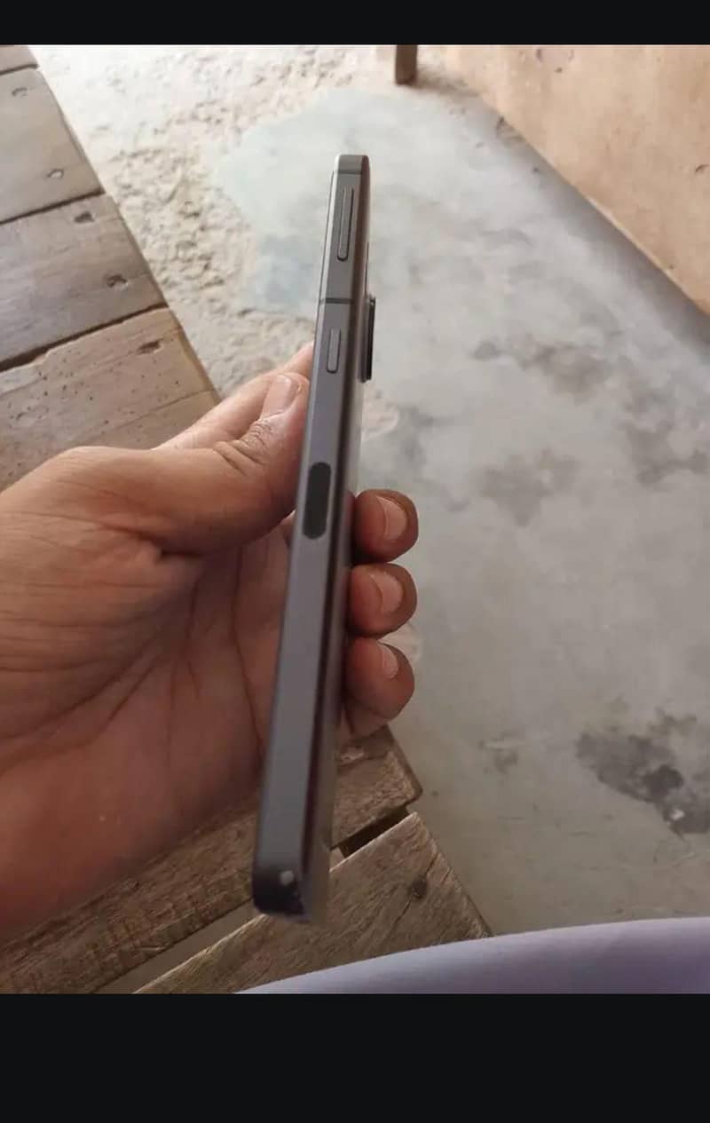 Sharp Aquos Sense7 plus 3