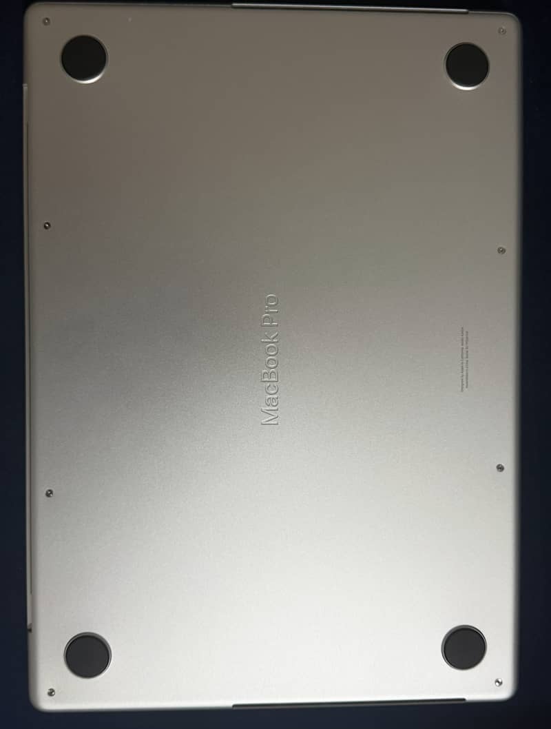 MacBook Pro M5 in Warranty 5