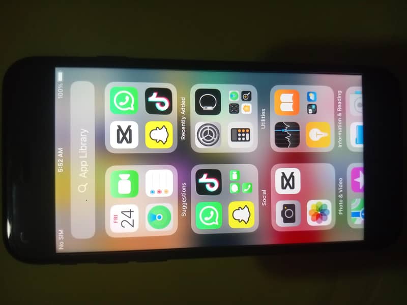 Apple iPhone 7 0