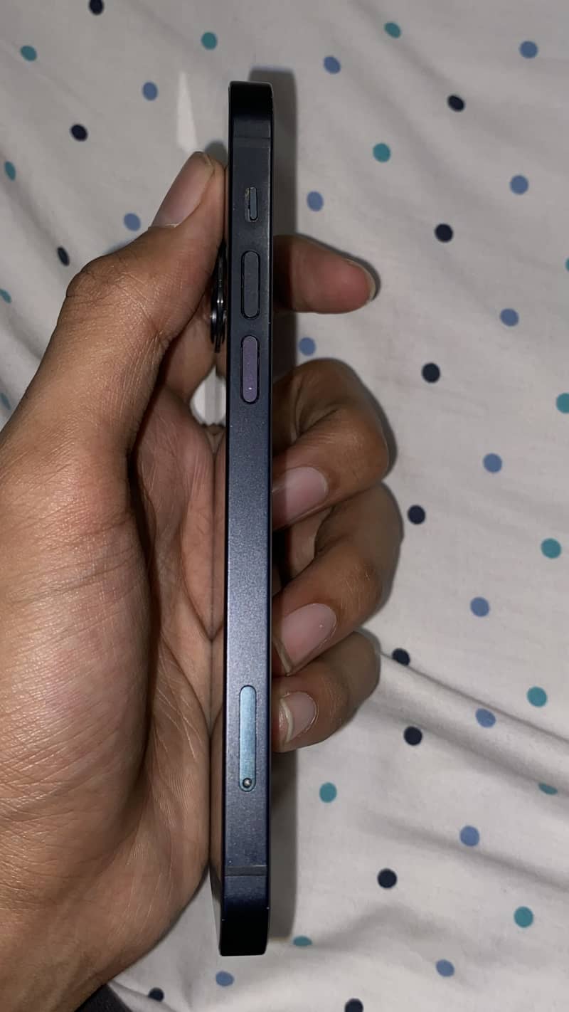 Apple iPhone 12 3