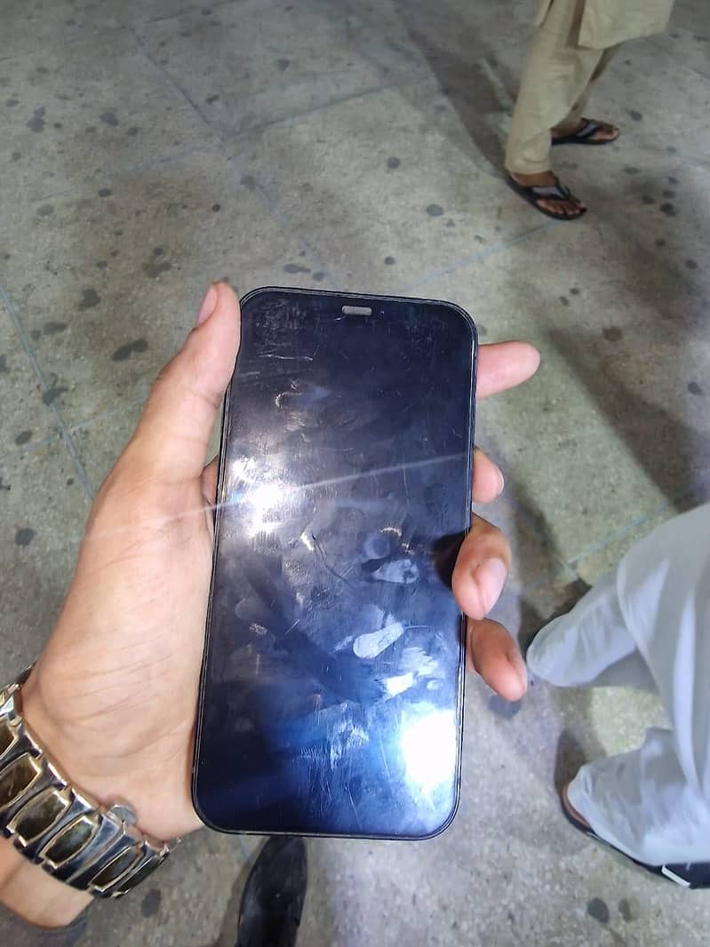 Apple iPhone 12 2