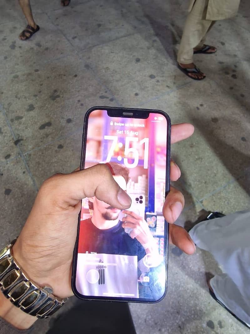 Apple iPhone 12 4