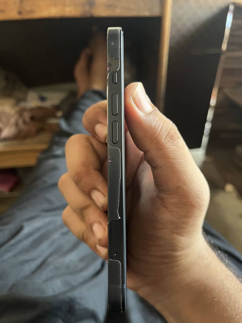 Apple iPhone 13 3