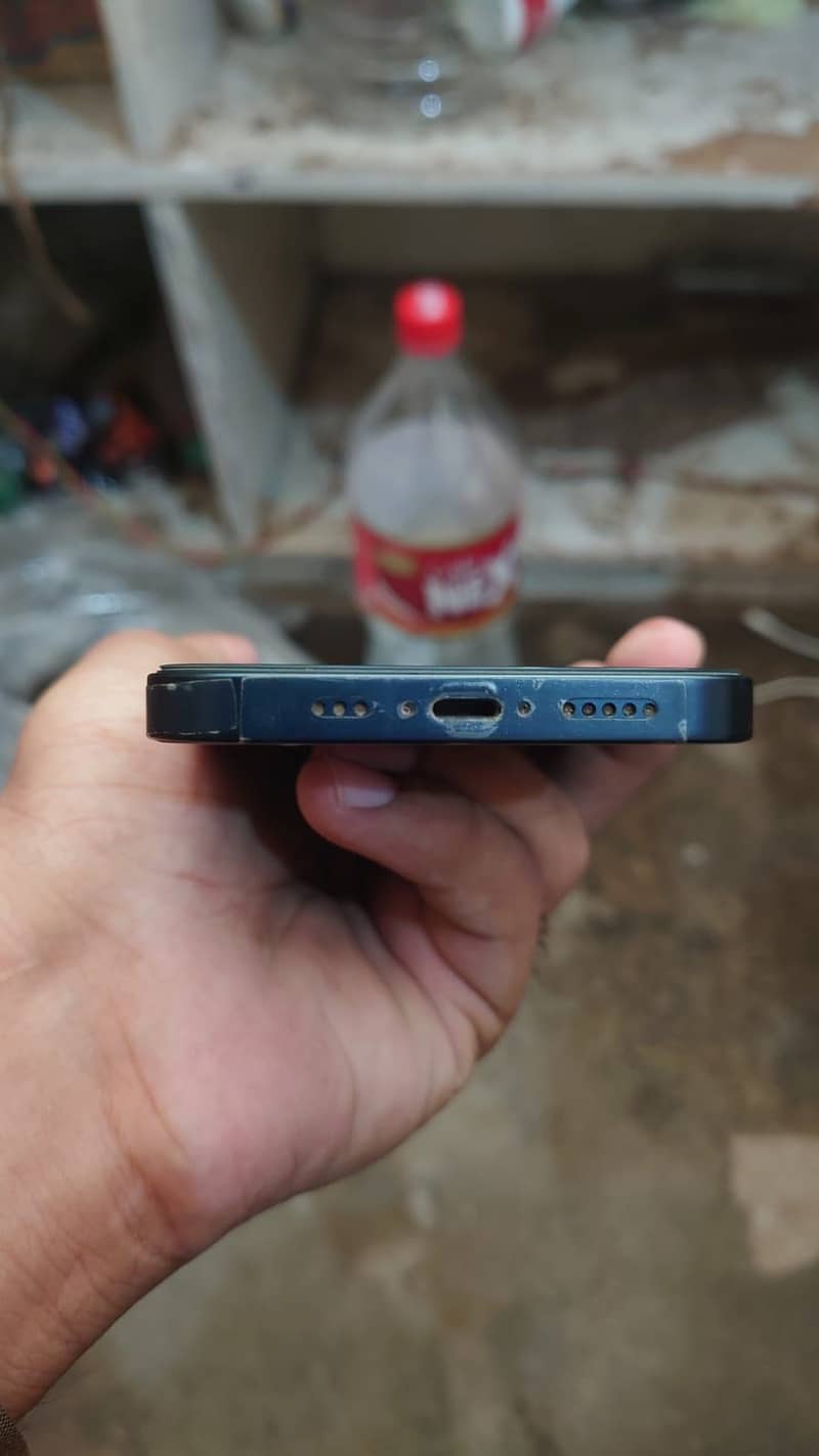 Apple iPhone 13 5