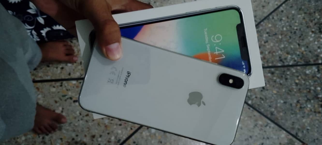 Apple iPhone X 3