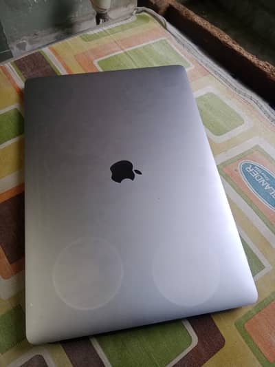 Macbook pro 2018 model