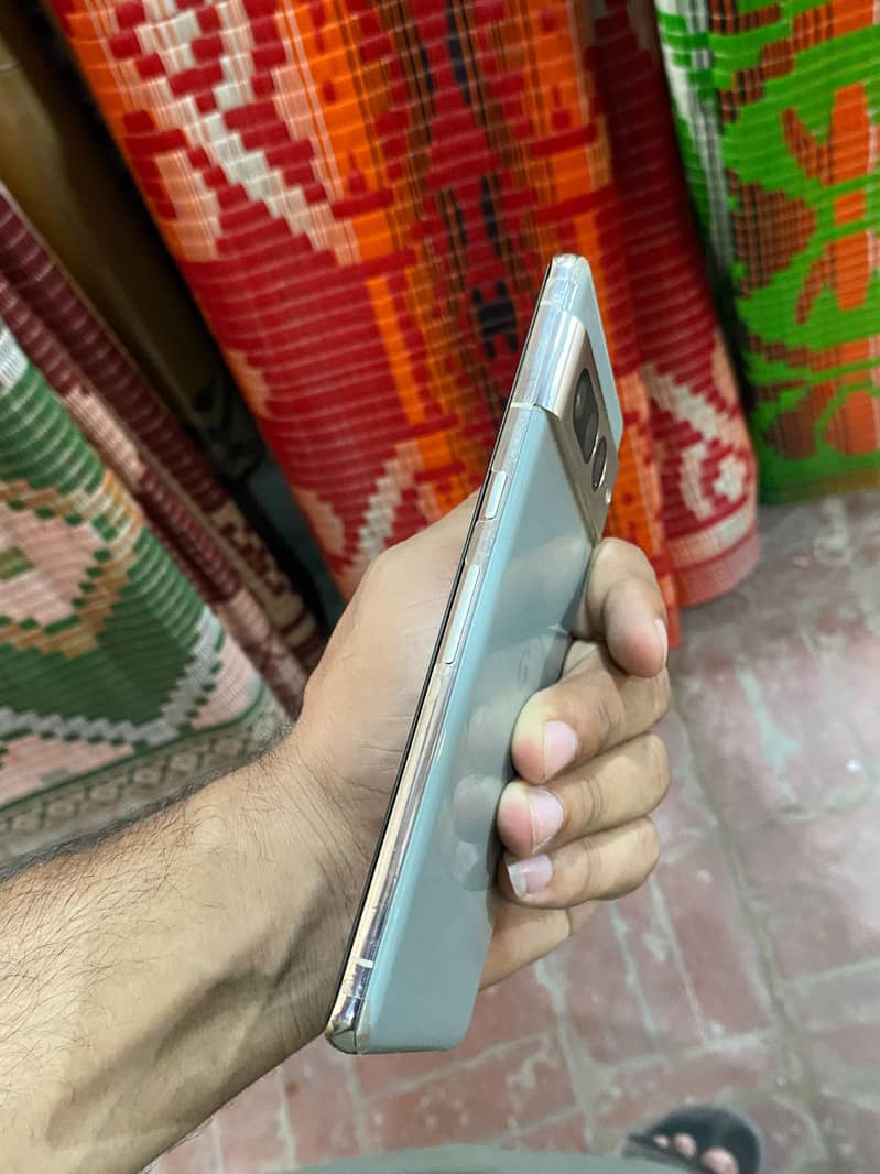Google pixel 7pro 4