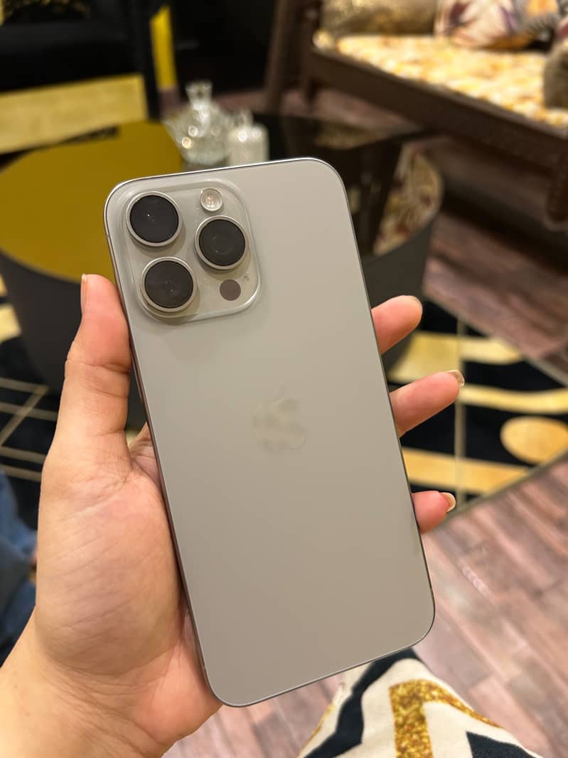 Apple iPhone 15 Pro Max 1