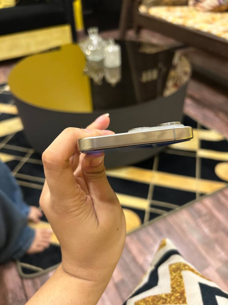 Apple iPhone 15 Pro Max 3