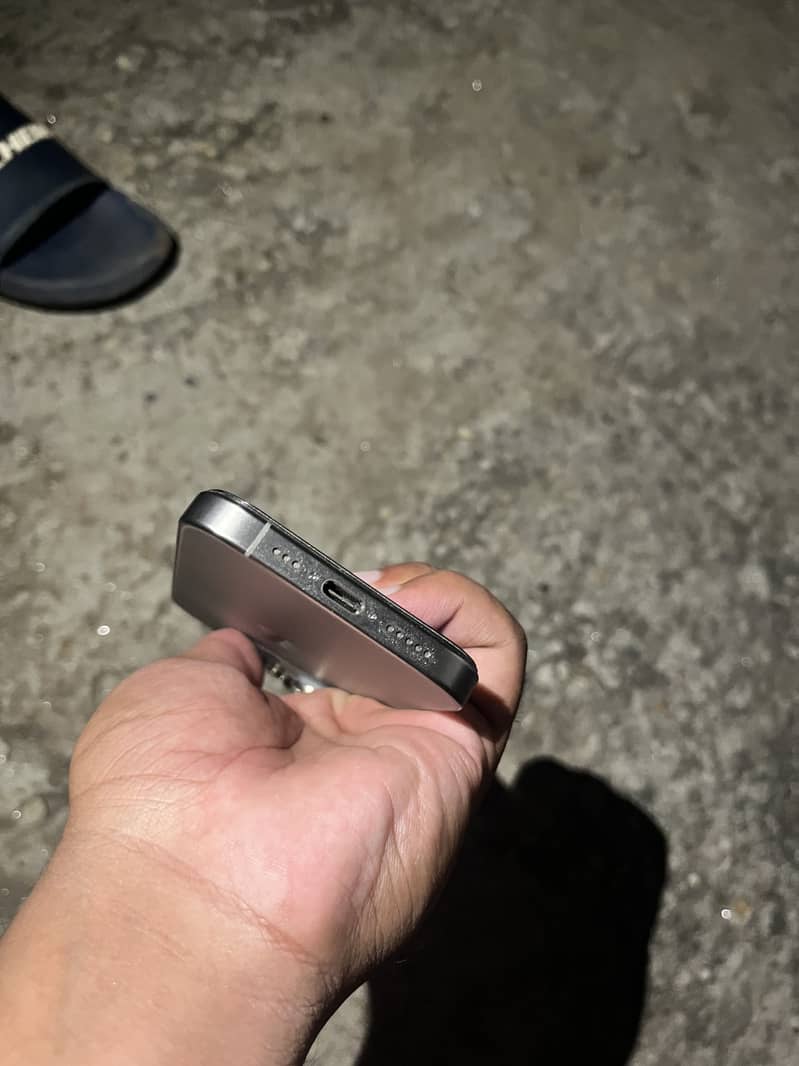 Apple iPhone 15 Pro 1