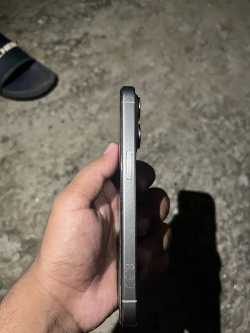 Apple iPhone 15 Pro 2