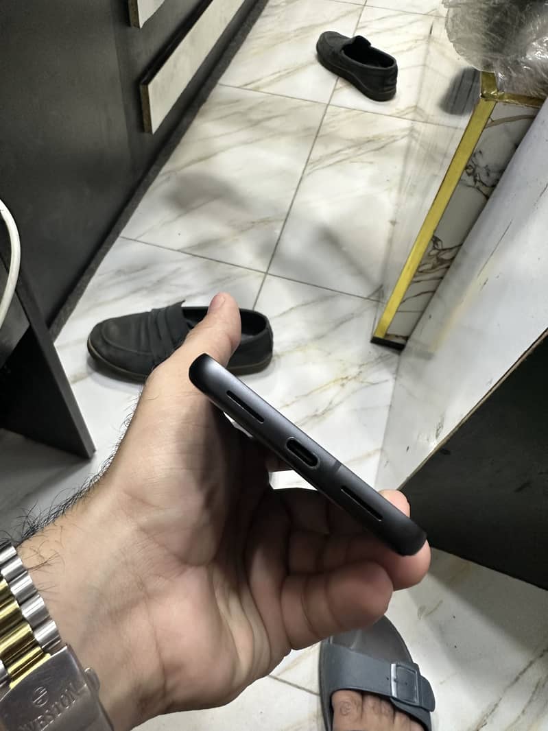 Google Pixel 8 3
