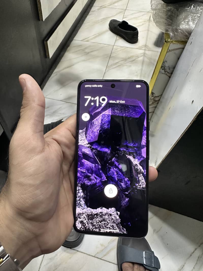 Google Pixel 8 4