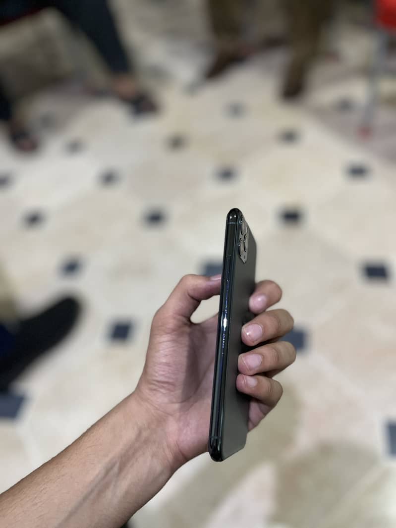iPhone 11 Pro Max 1