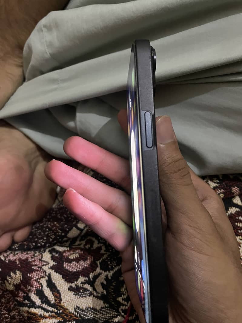 Apple iPhone 14 3