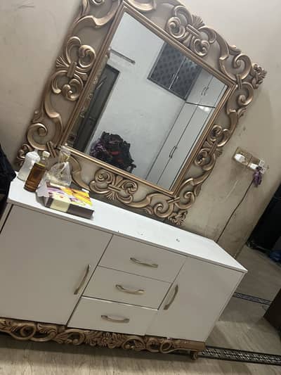 Dressing table
