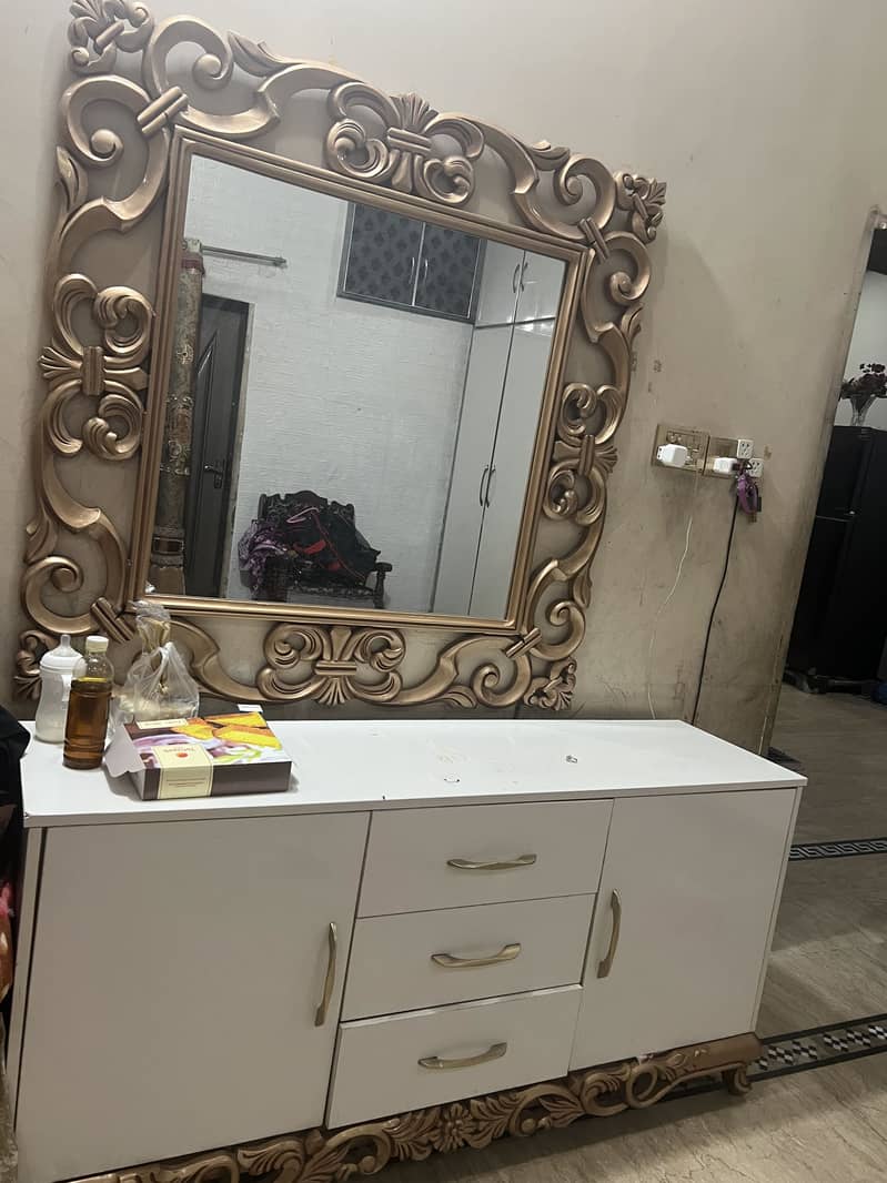 Dressing table 1
