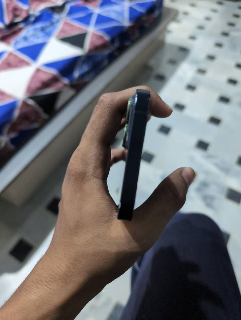 Apple iPhone 13 3