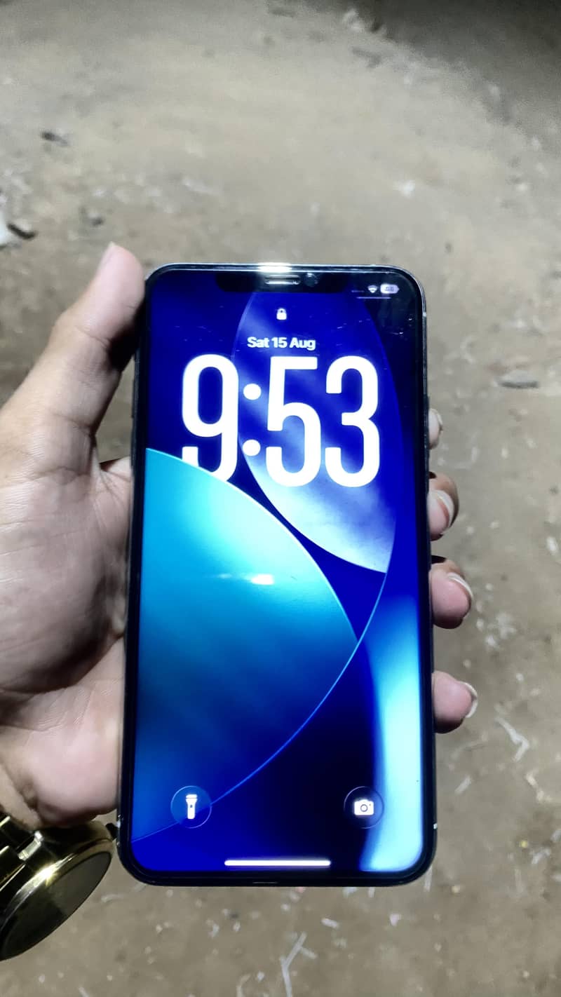 Apple iPhone 11 Pro Max 4