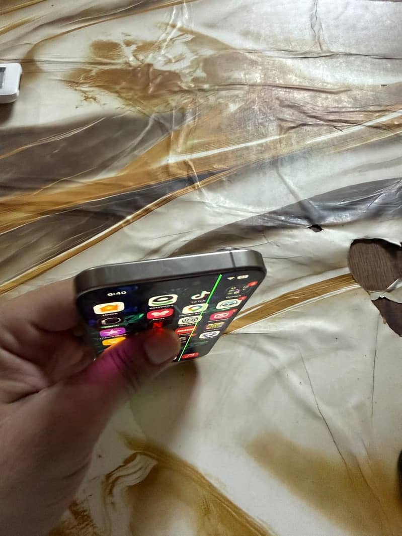 Apple iPhone 15 Pro 2