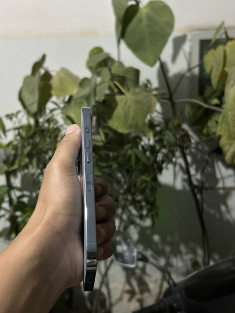 Apple iPhone 13 Pro 2