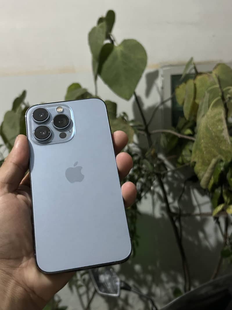 Apple iPhone 13 Pro 3