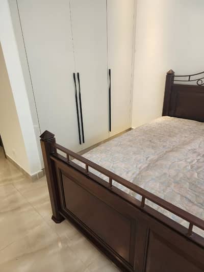 1 Bed Brand New Furnished Apartment   Zameen Aurum Gulberg