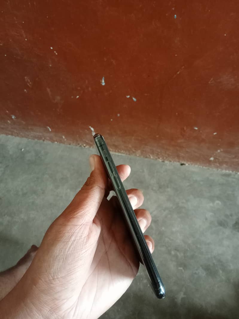 Apple iPhone X 2