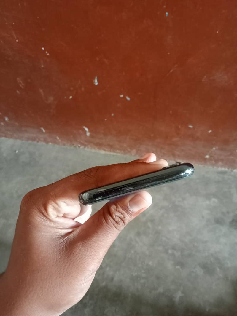 Apple iPhone X 3