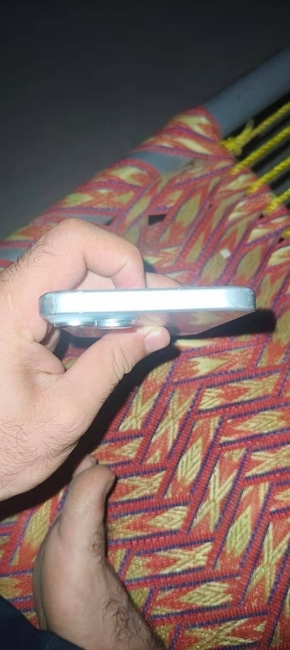 Apple iPhone 15 plus 4