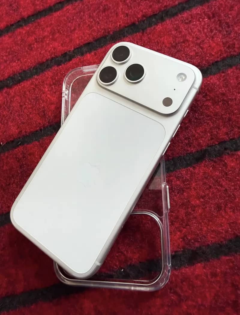 Apple iPhone 17 Pro Max 0