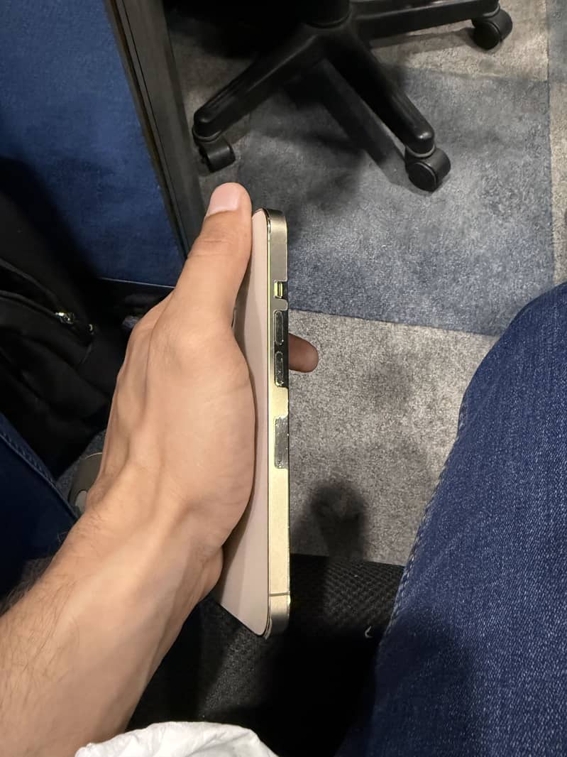Apple iPhone 13 Pro 1