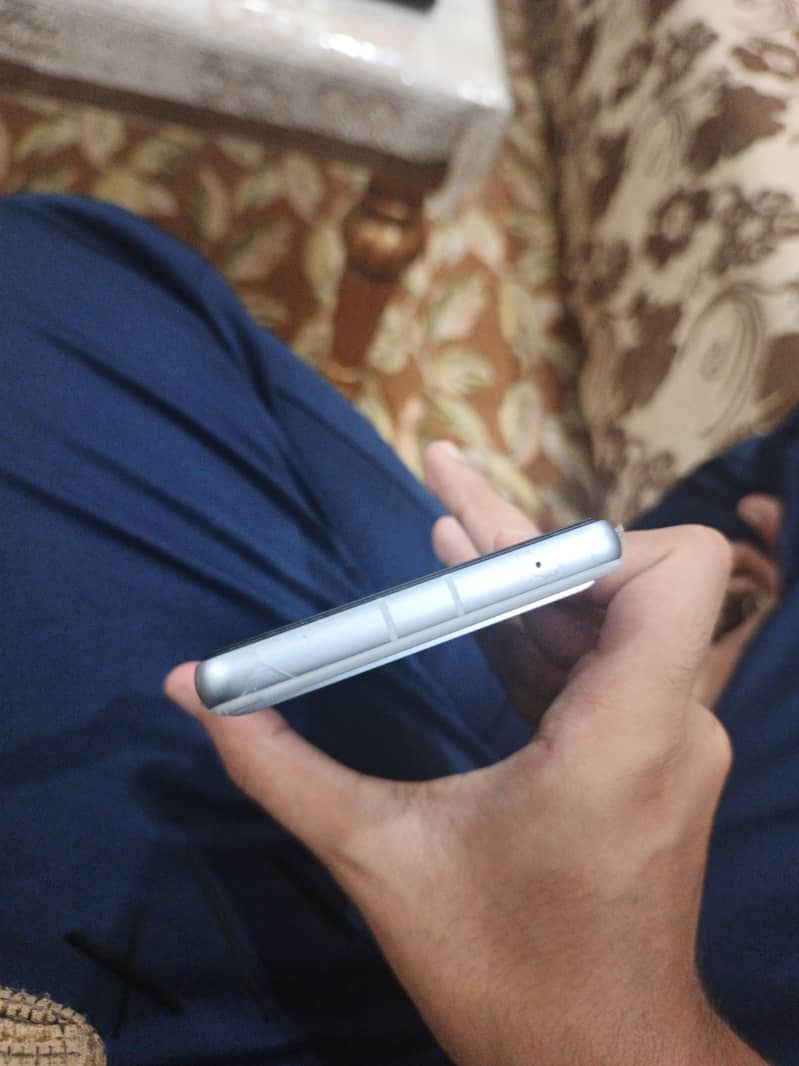 Google Pixel 7a 4