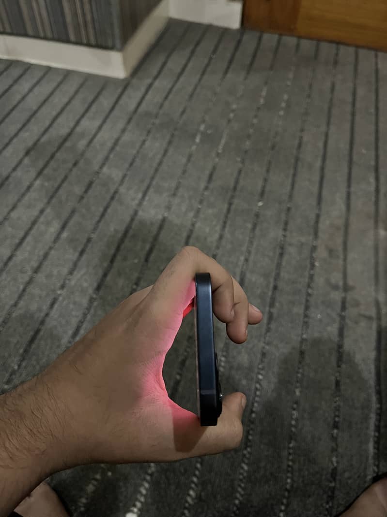 Apple iPhone 13 4