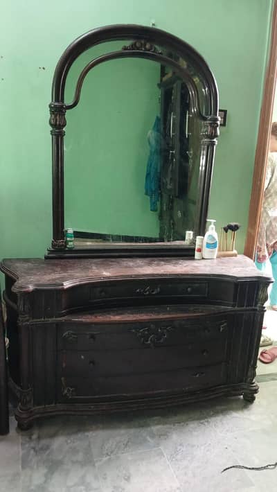 Dressing table for sale