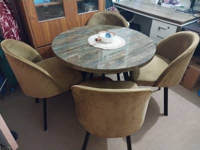 Set of Dinning table with 4 sofa chairs