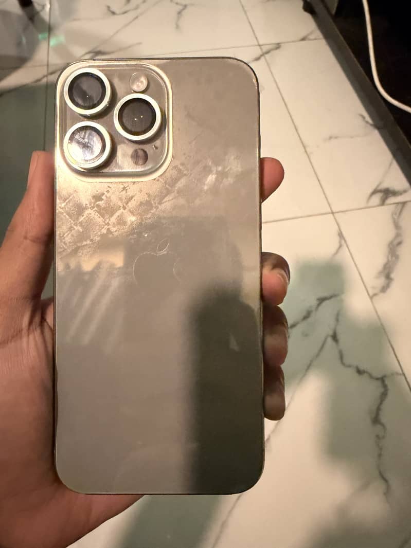 Apple iPhone 15 Pro Max 6