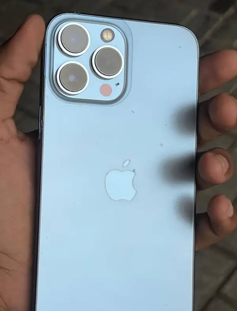 Apple iPhone 13 Pro Max 1