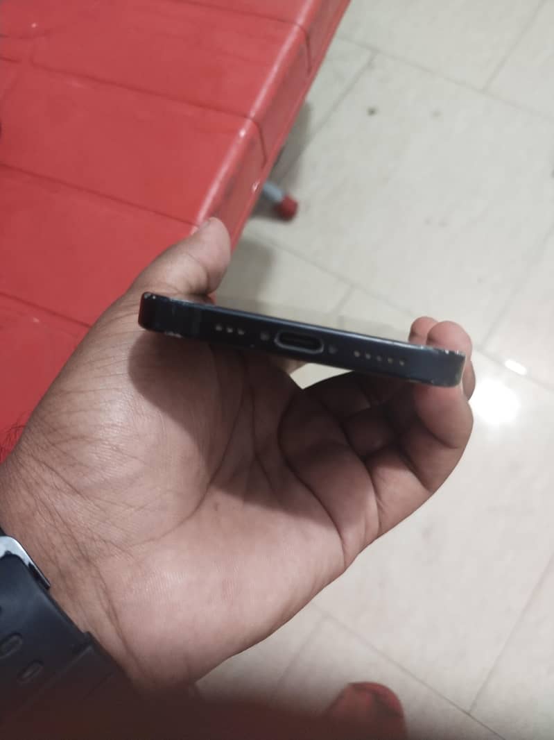 Apple iPhone 15 3